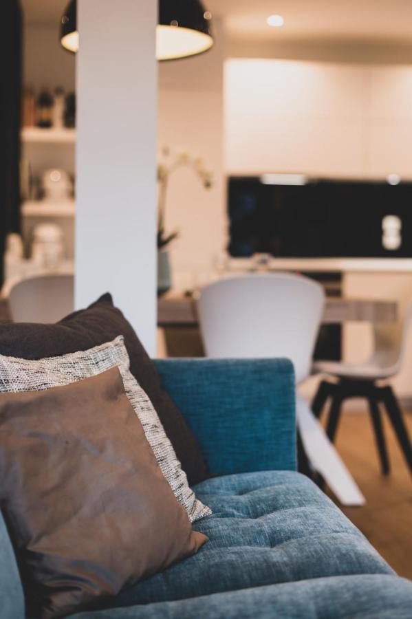Les Sorbiers - Apartment 2 Bedrooms Top Floor - Parking & Terrace アヌシー エクステリア 写真